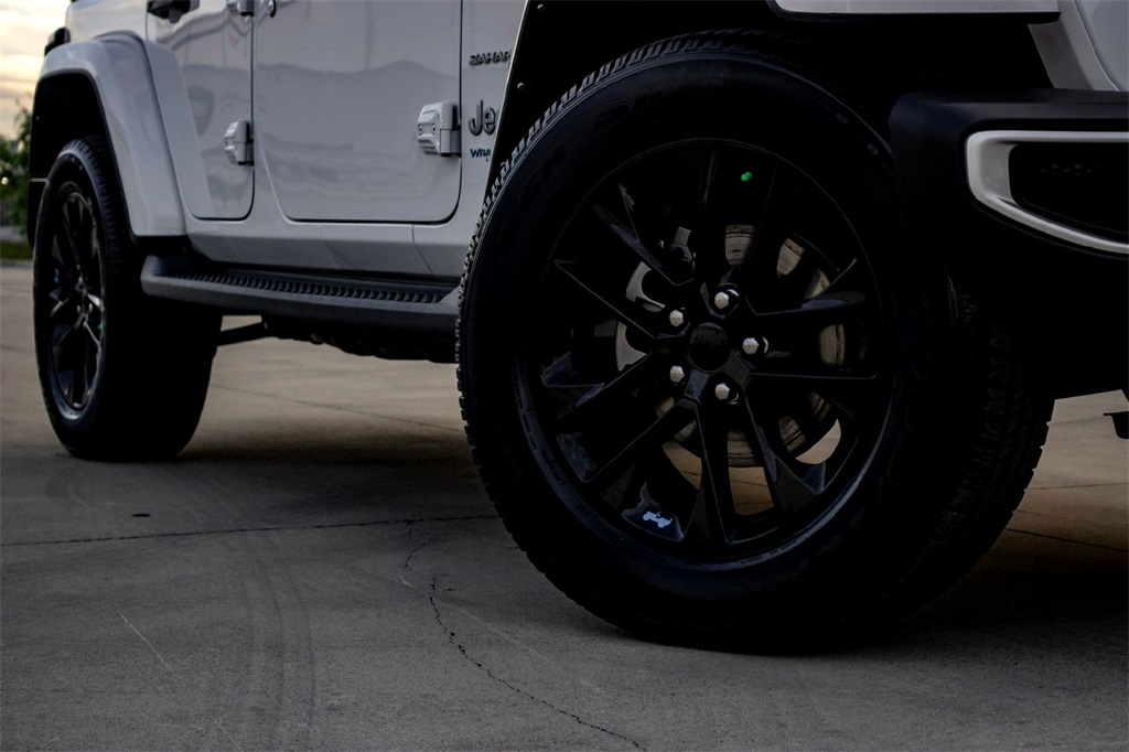 2022 Jeep Wrangler Unlimited Sahara 4xe photo 2