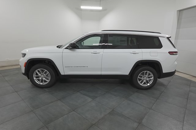 2025 Jeep Grand Cherokee Laredo X photo 4