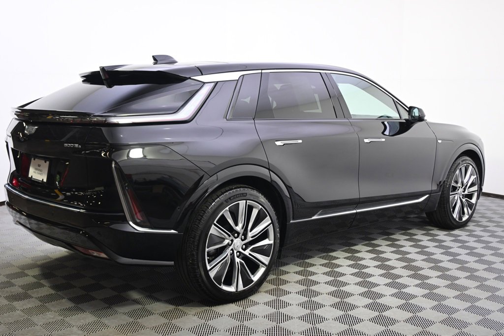 2025 Cadillac Lyriq Luxury photo 6