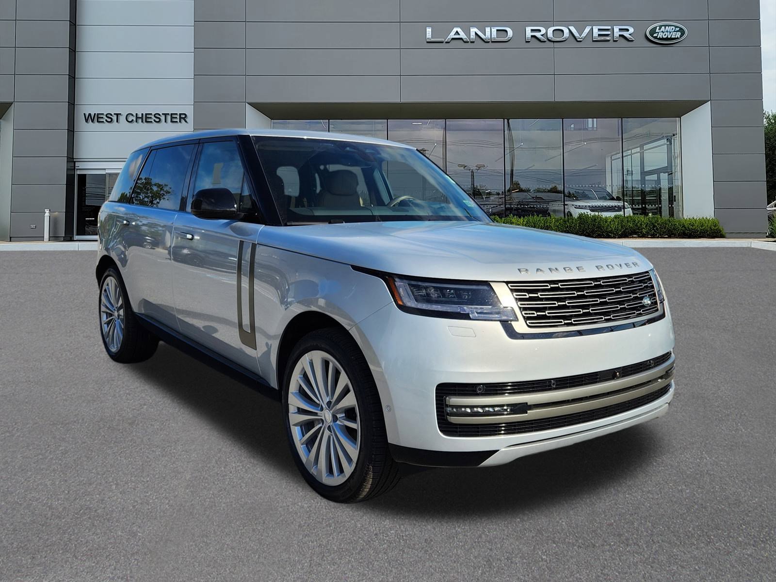 2025 Land Rover Range Rover SE photo 2