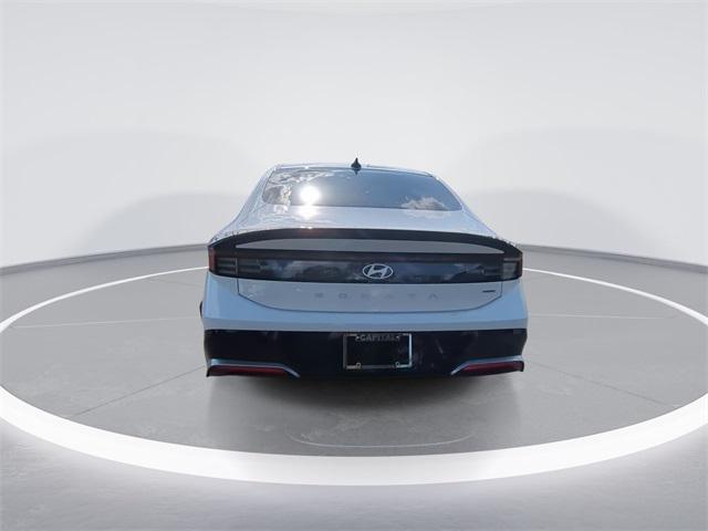 2025 Hyundai Sonata SEL photo 3