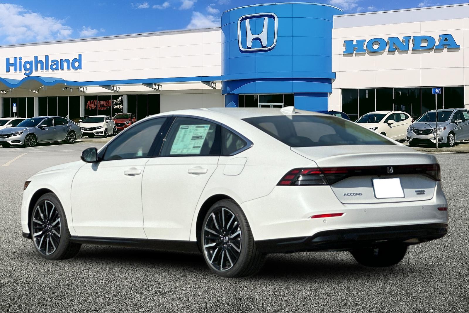 2025 Honda Accord Hybrid Touring photo 3
