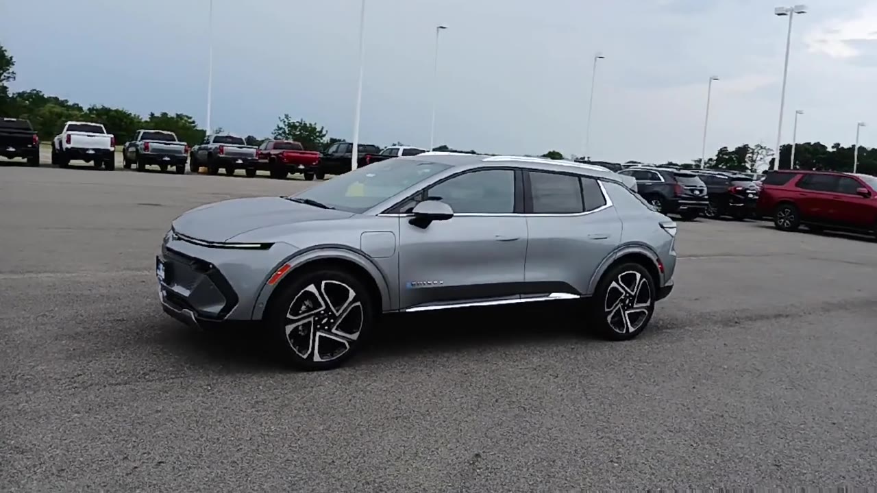 2025 Chevrolet Equinox EV 1LT photo 4