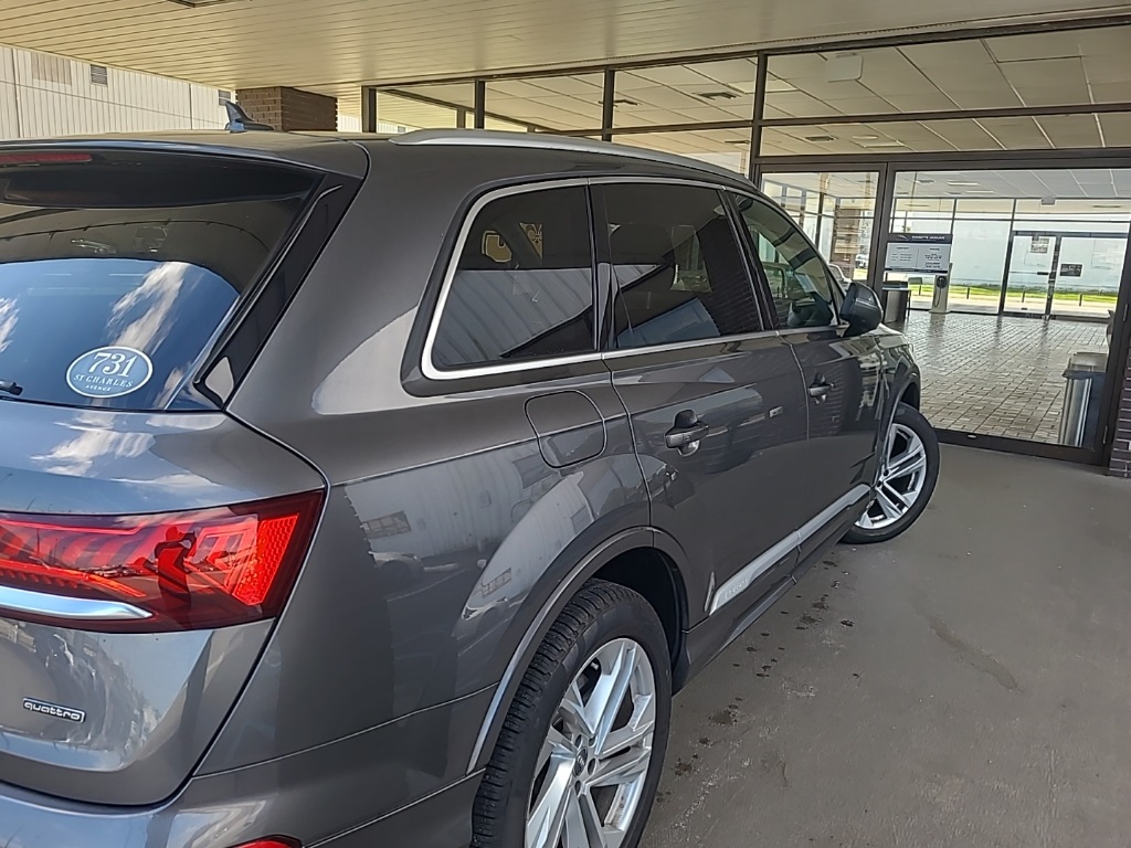 2020 Audi Q7 45 Premium Plus photo 4