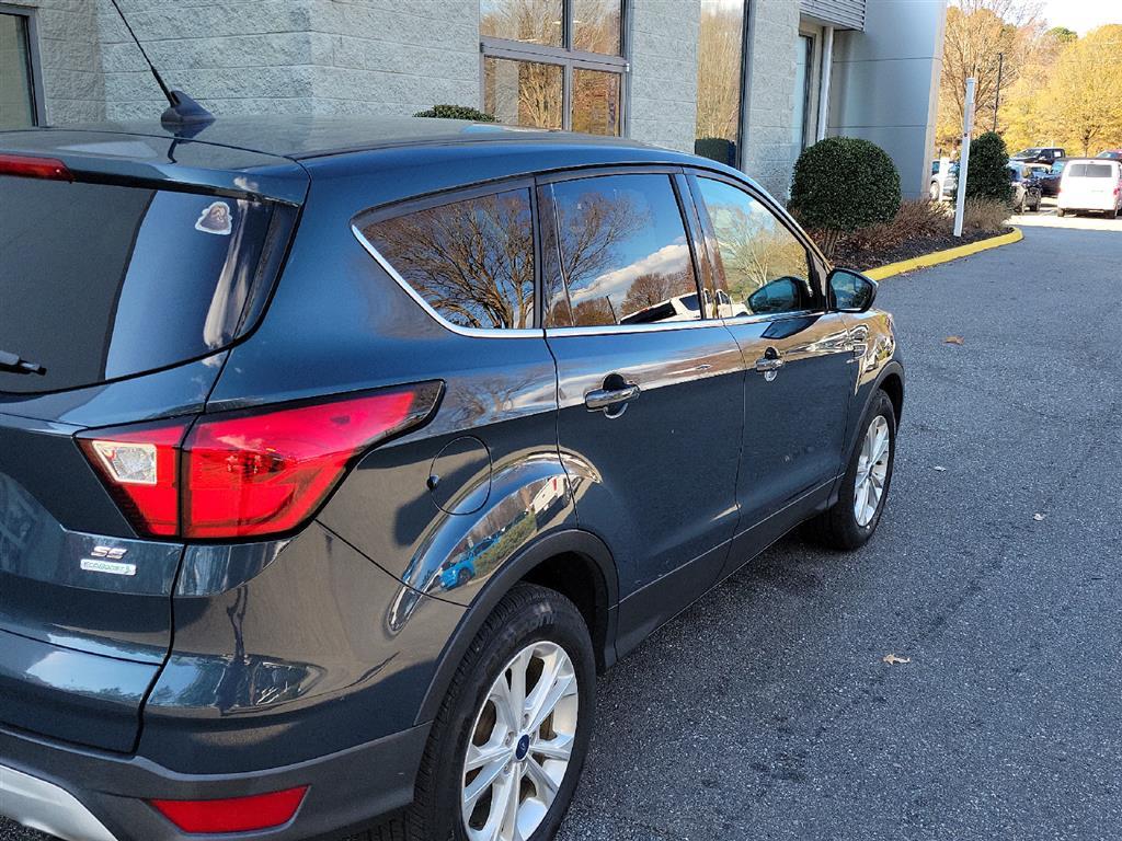 2019 Ford Escape SE photo 3