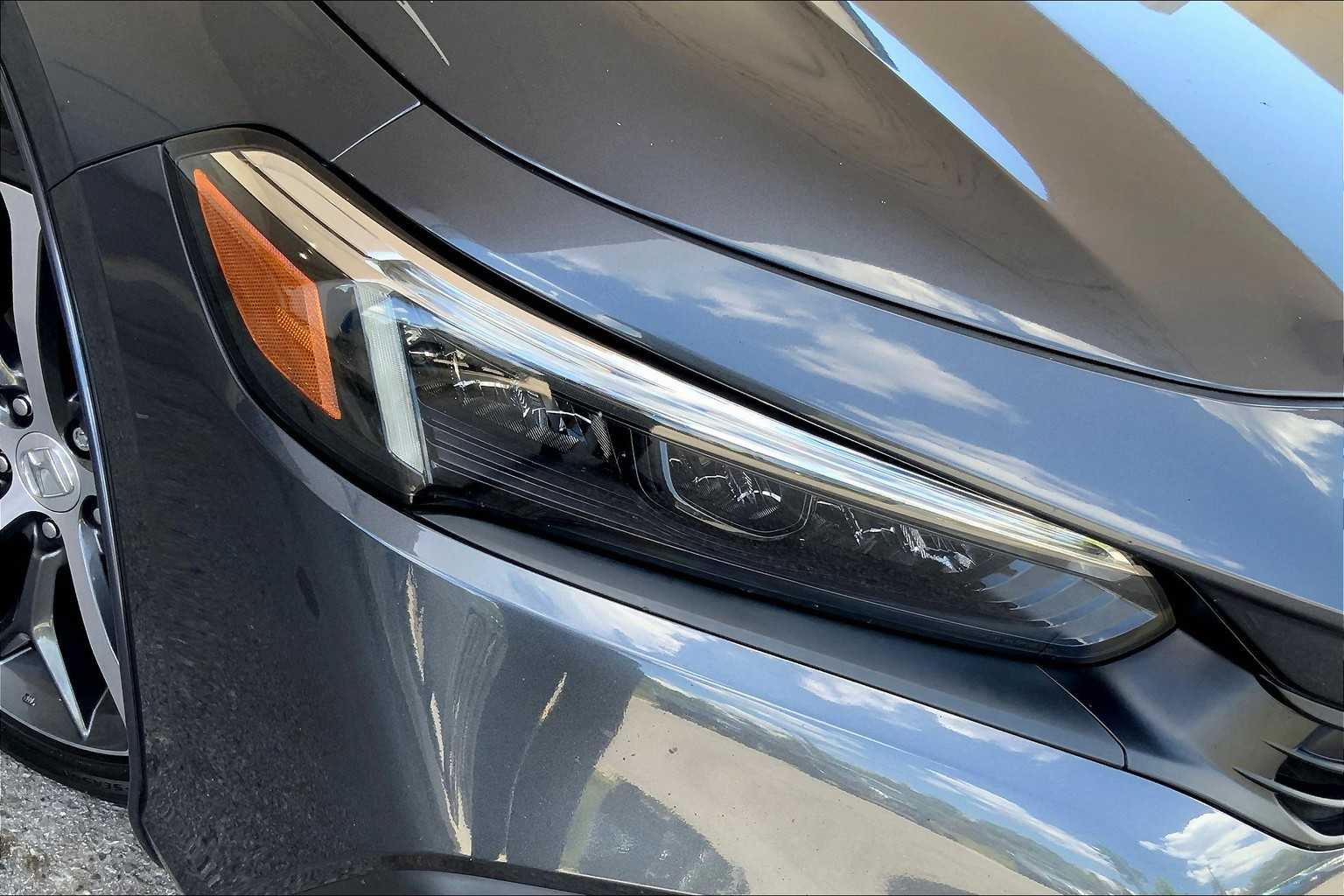 2022 Honda Civic Touring photo 25