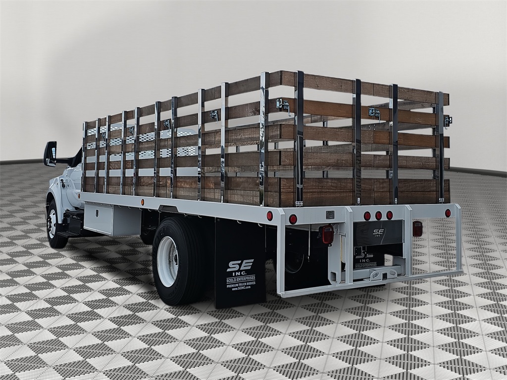 2024 Ford F-650 photo 4