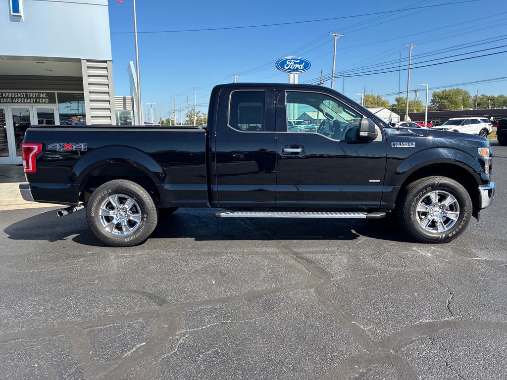 2017 Ford F-150 XLT photo 8