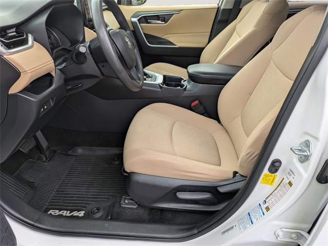 2019 Toyota RAV4 Hybrid XLE photo 9