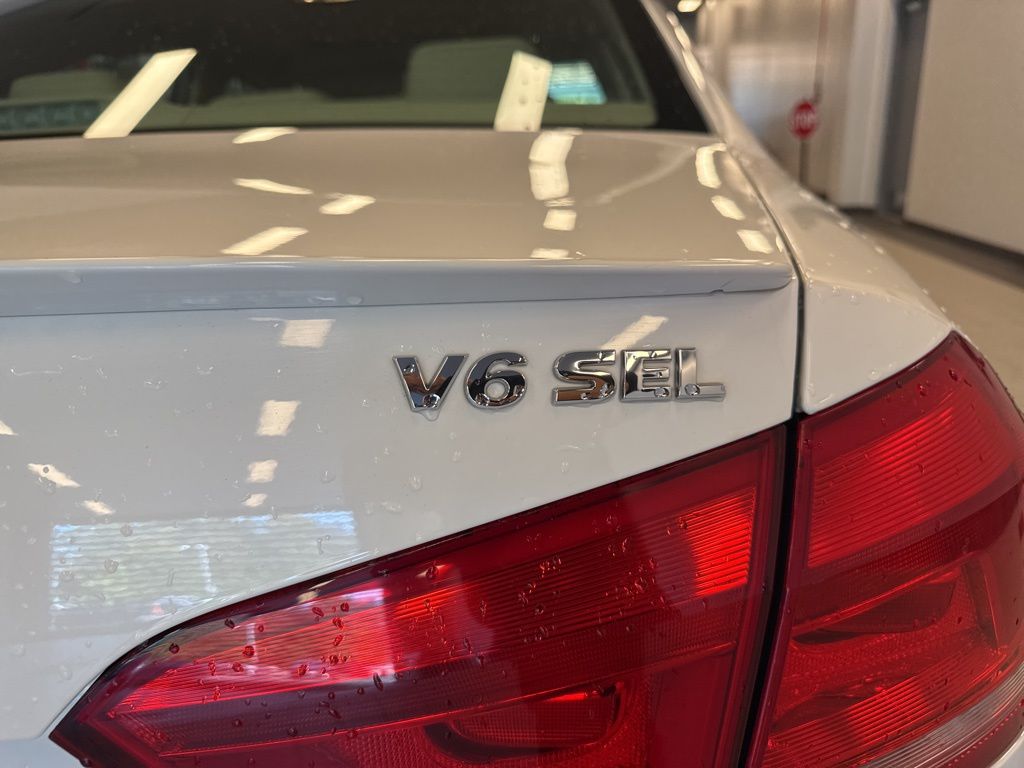 2014 Volkswagen Passat V6 SEL Premium photo 12