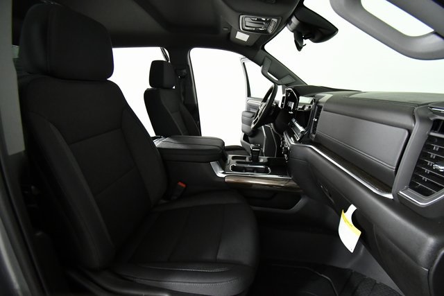 2025 Chevrolet Silverado 1500 RST photo 15