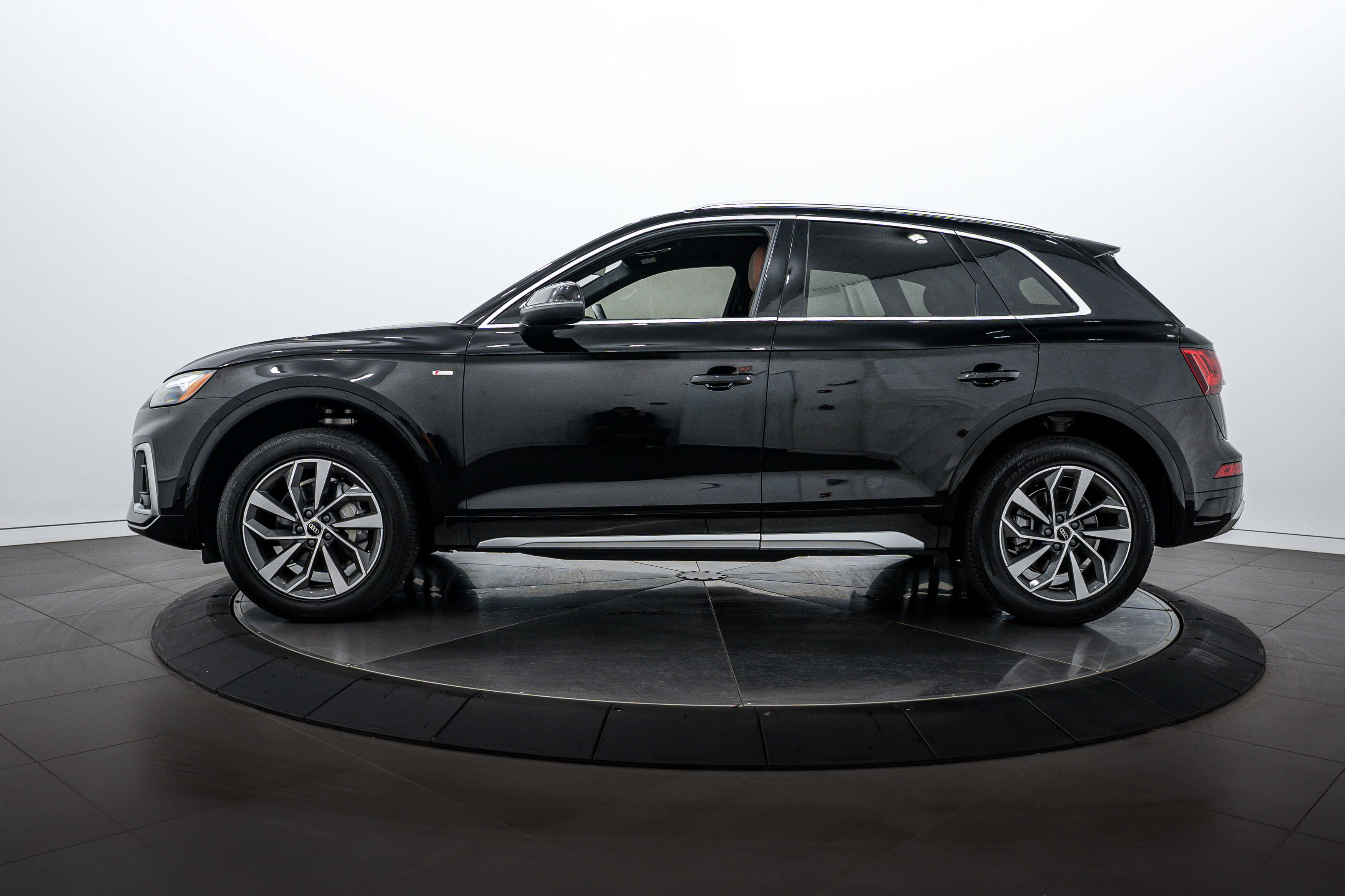 2022 Audi Q5 S line Premium Plus photo 5