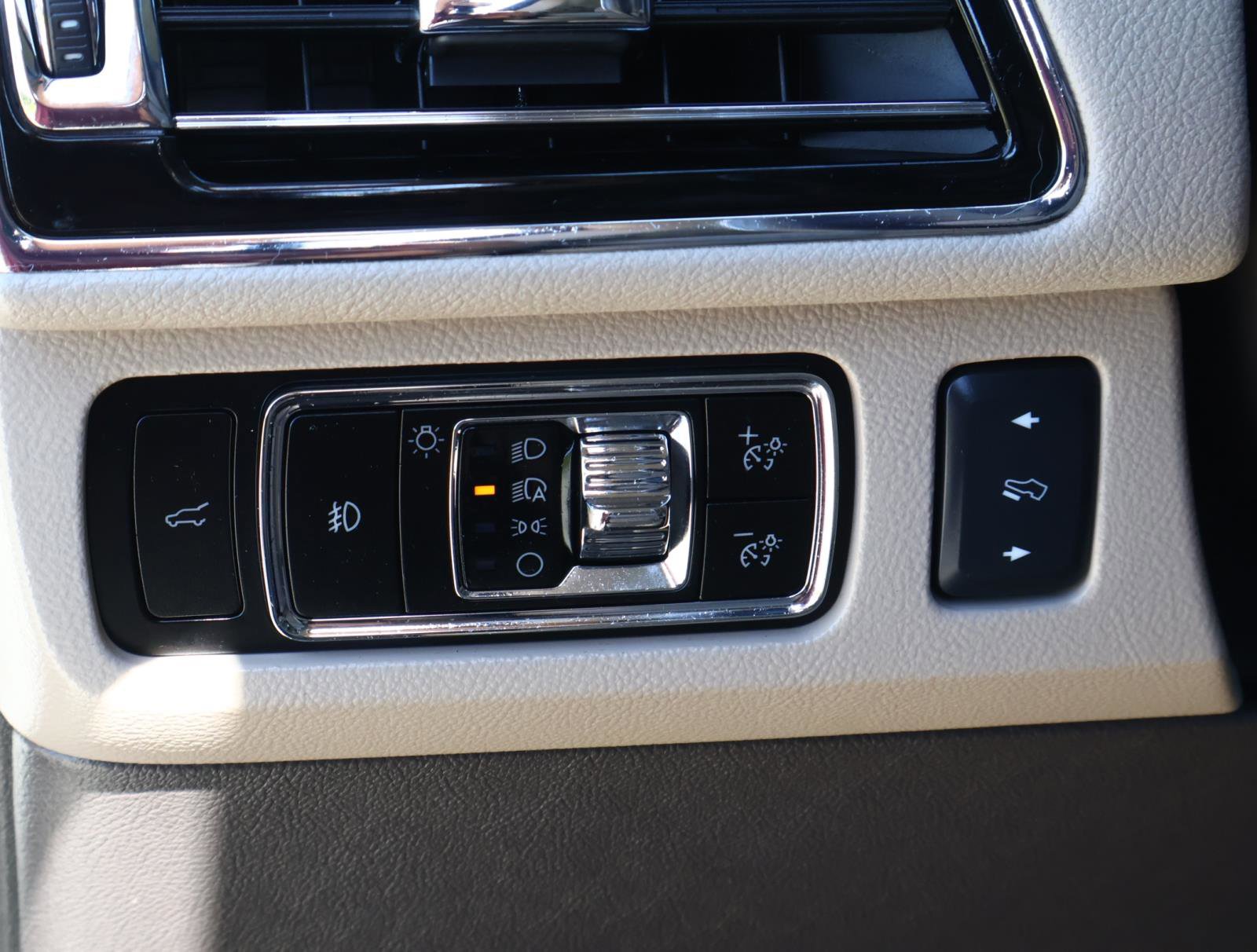 2023 Lincoln Navigator L Reserve photo 24
