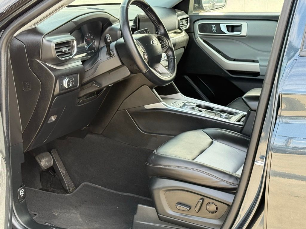 2022 Ford Explorer XLT photo 4