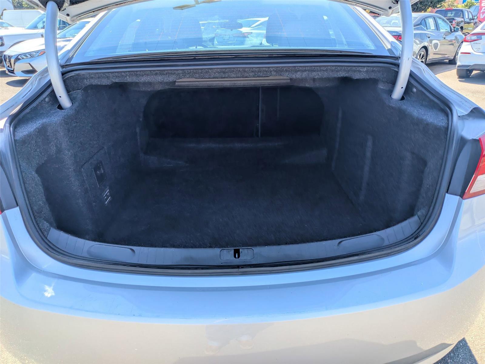 2017 Chevrolet Impala 1LT photo 25