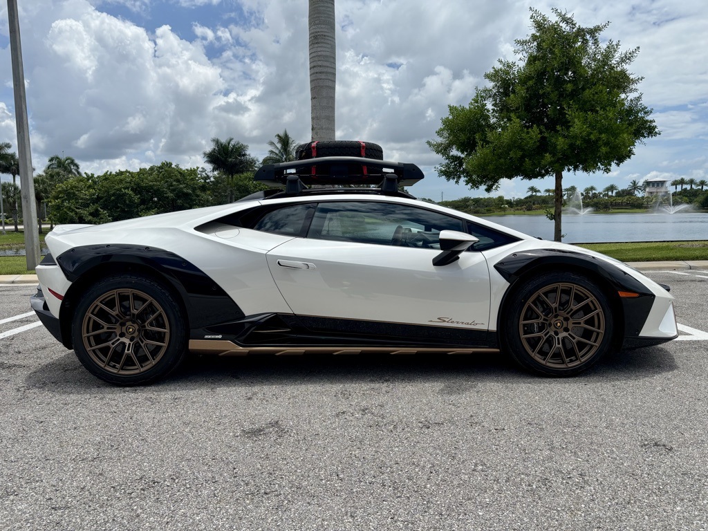 2024 Lamborghini Huracan Sterrato Base photo 5