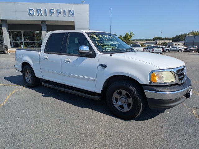 2002 Ford F-150 XLT photo 2