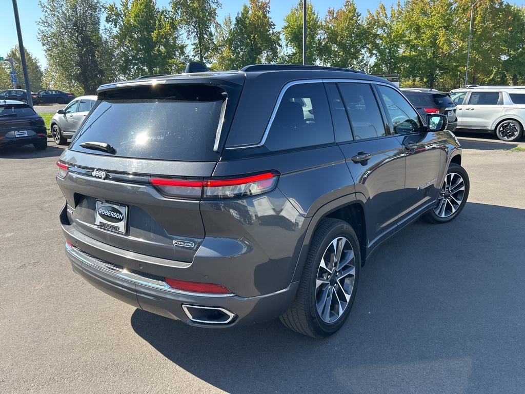 2024 Jeep Grand Cherokee Overland photo 4