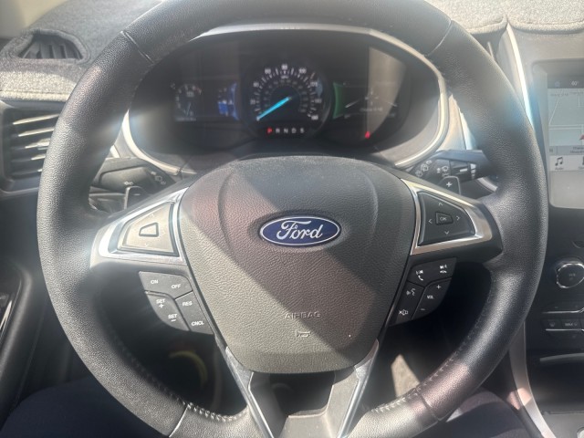 Used 2018  Ford SEL image 3