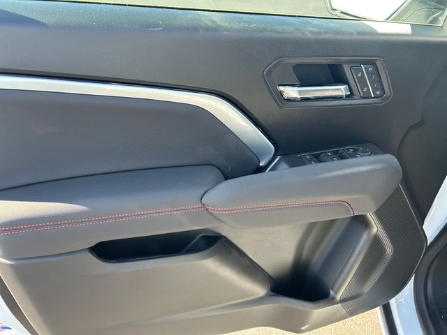 2025 Chevrolet Colorado Z71 photo 9