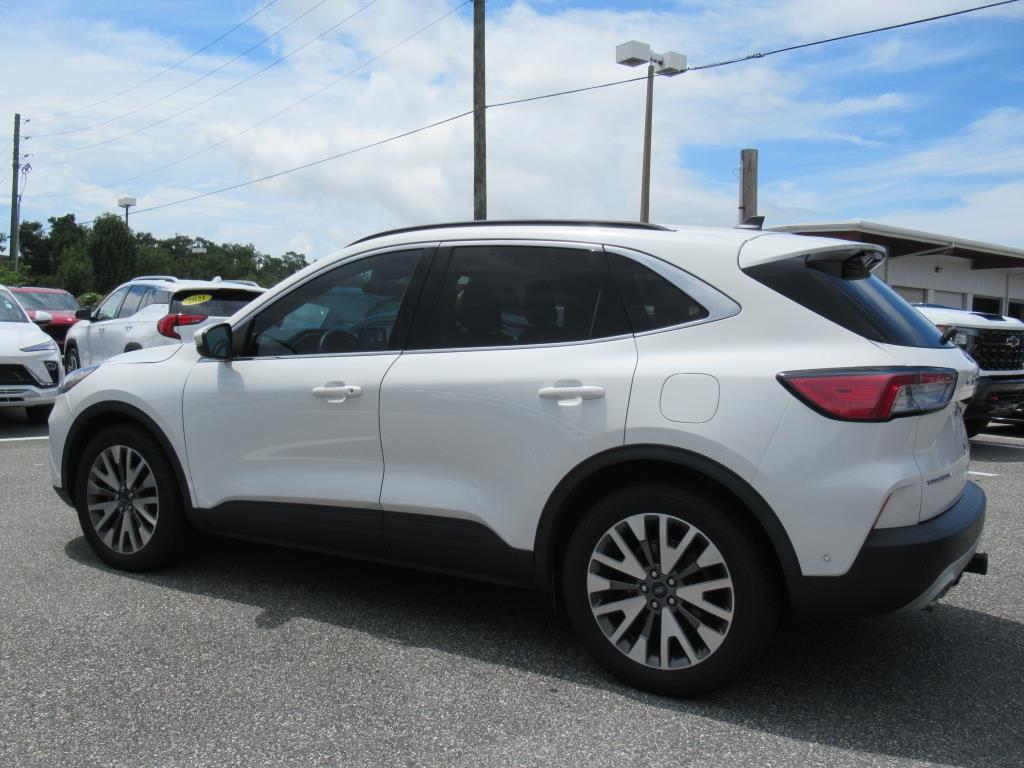 2020 Ford Escape Titanium photo 3