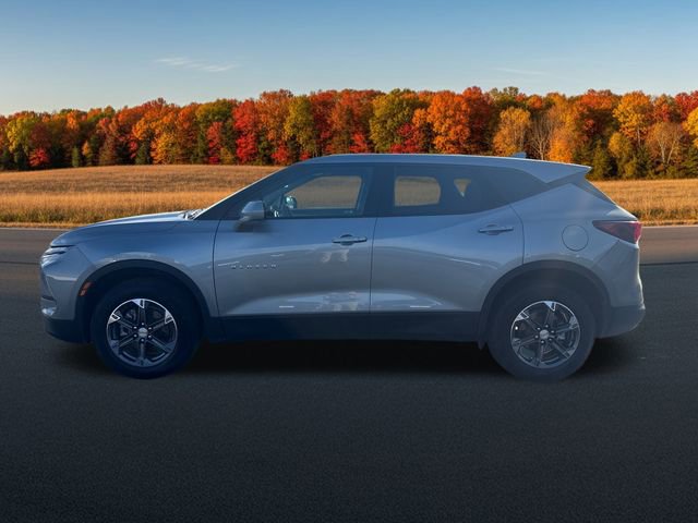2025 Chevrolet Blazer 2LT photo 2