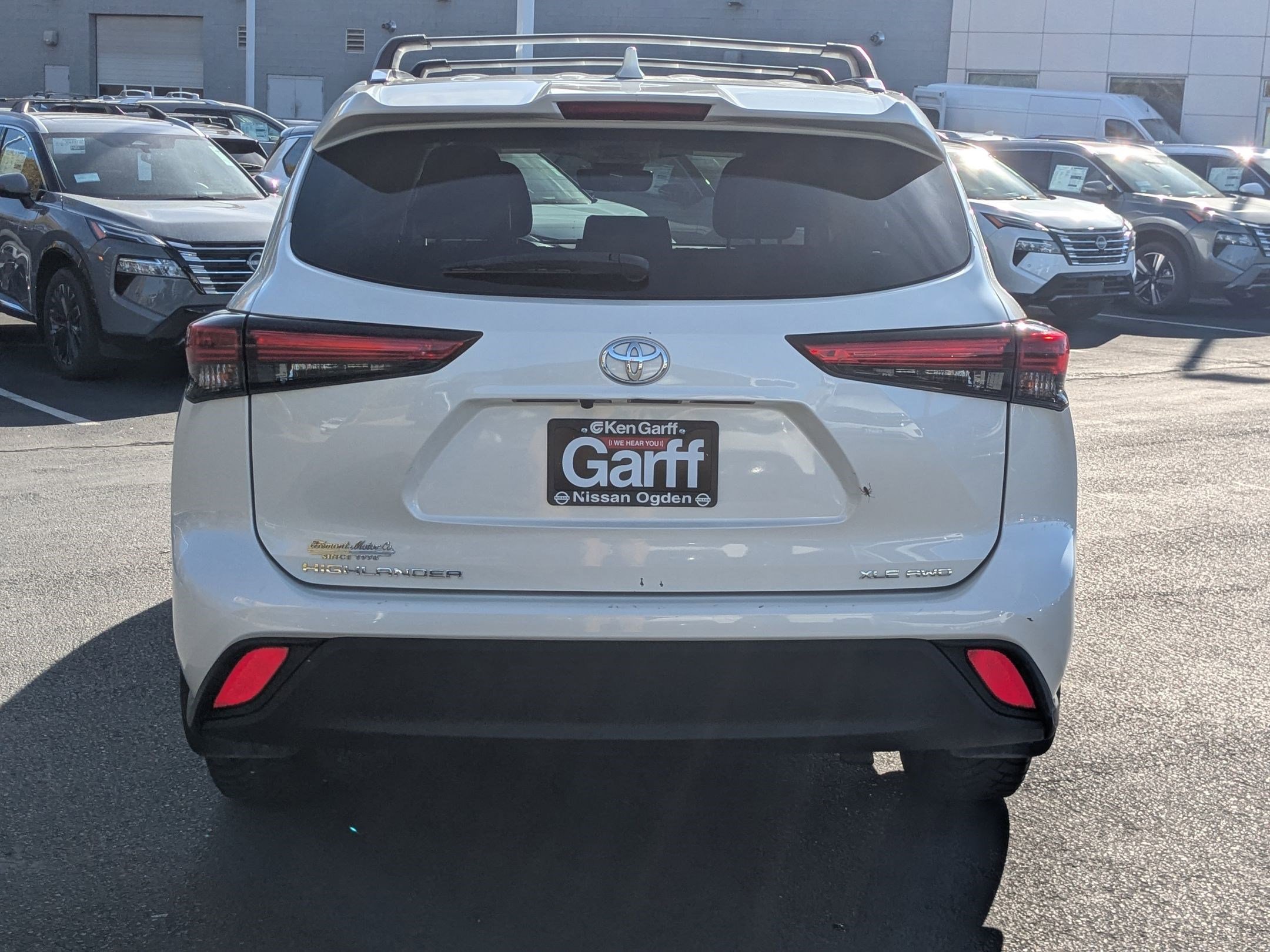 2021 Toyota Highlander XLE photo 4