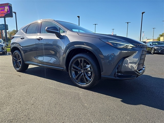 2026 Lexus NX PHEV 450h+'s photo