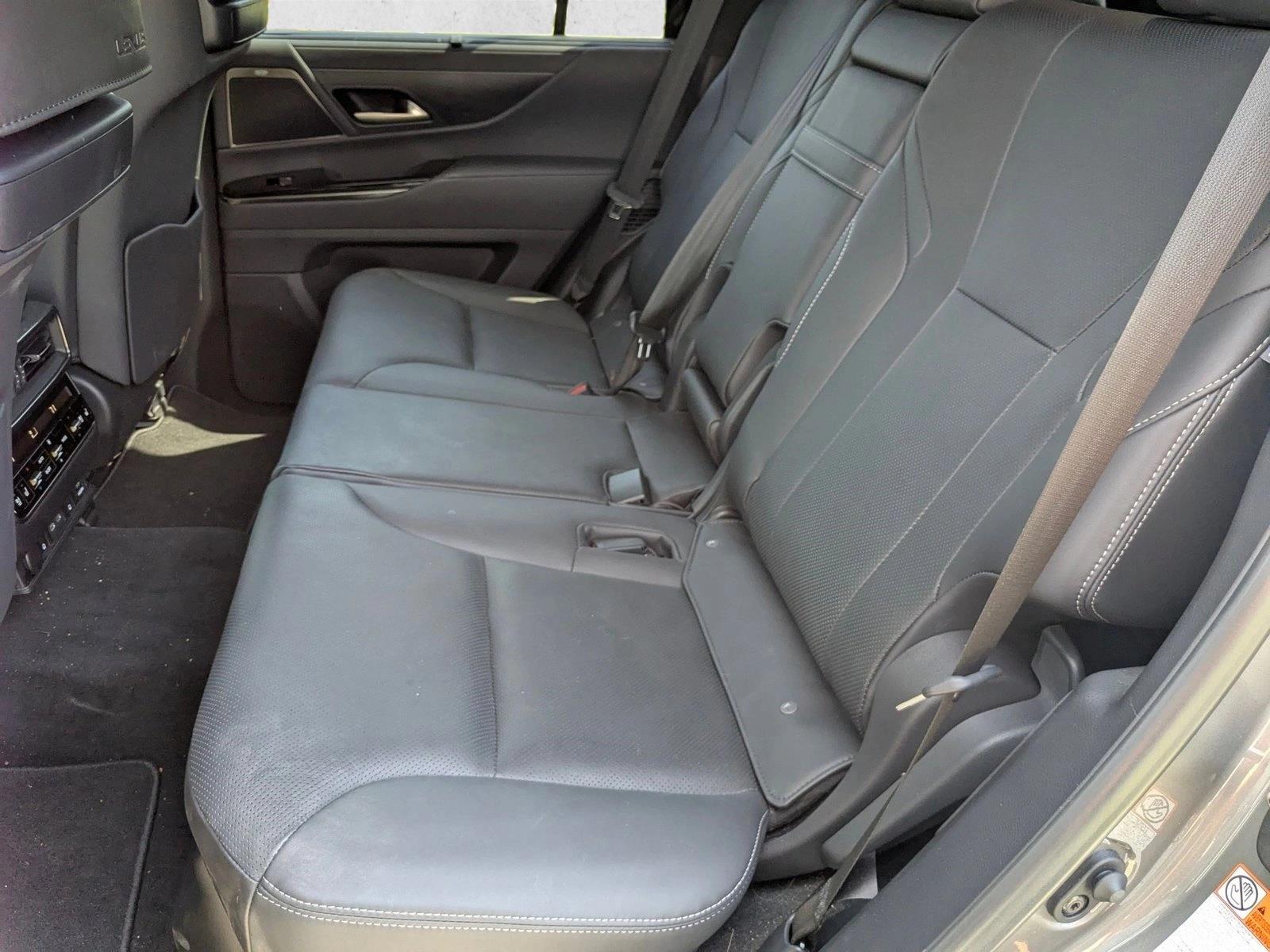2024 Lexus LX 600 Luxury photo 17
