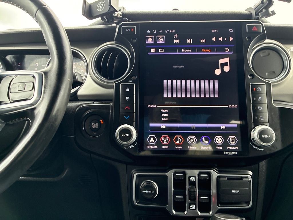 2020 Jeep Wrangler Unlimited Sahara photo 17