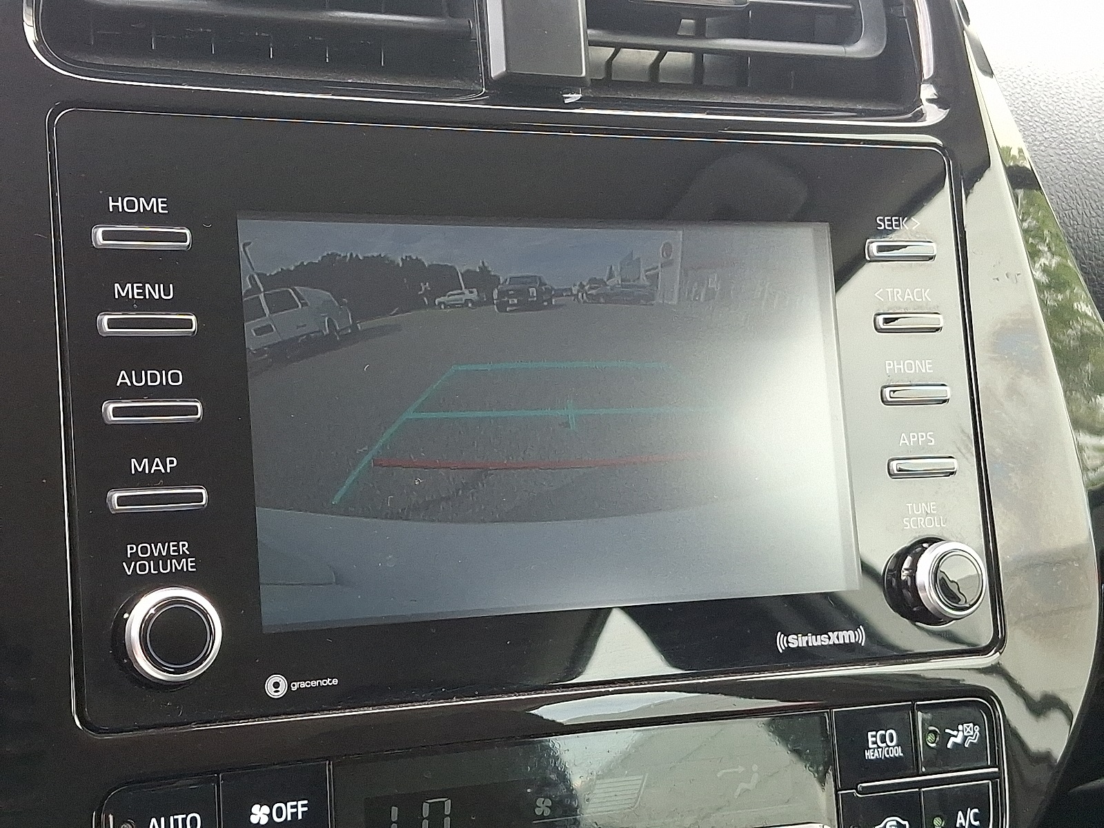 2022 Toyota Prius L Eco photo 18