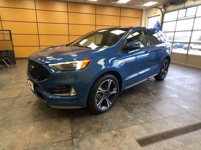 2019 Ford Edge ST photo 4