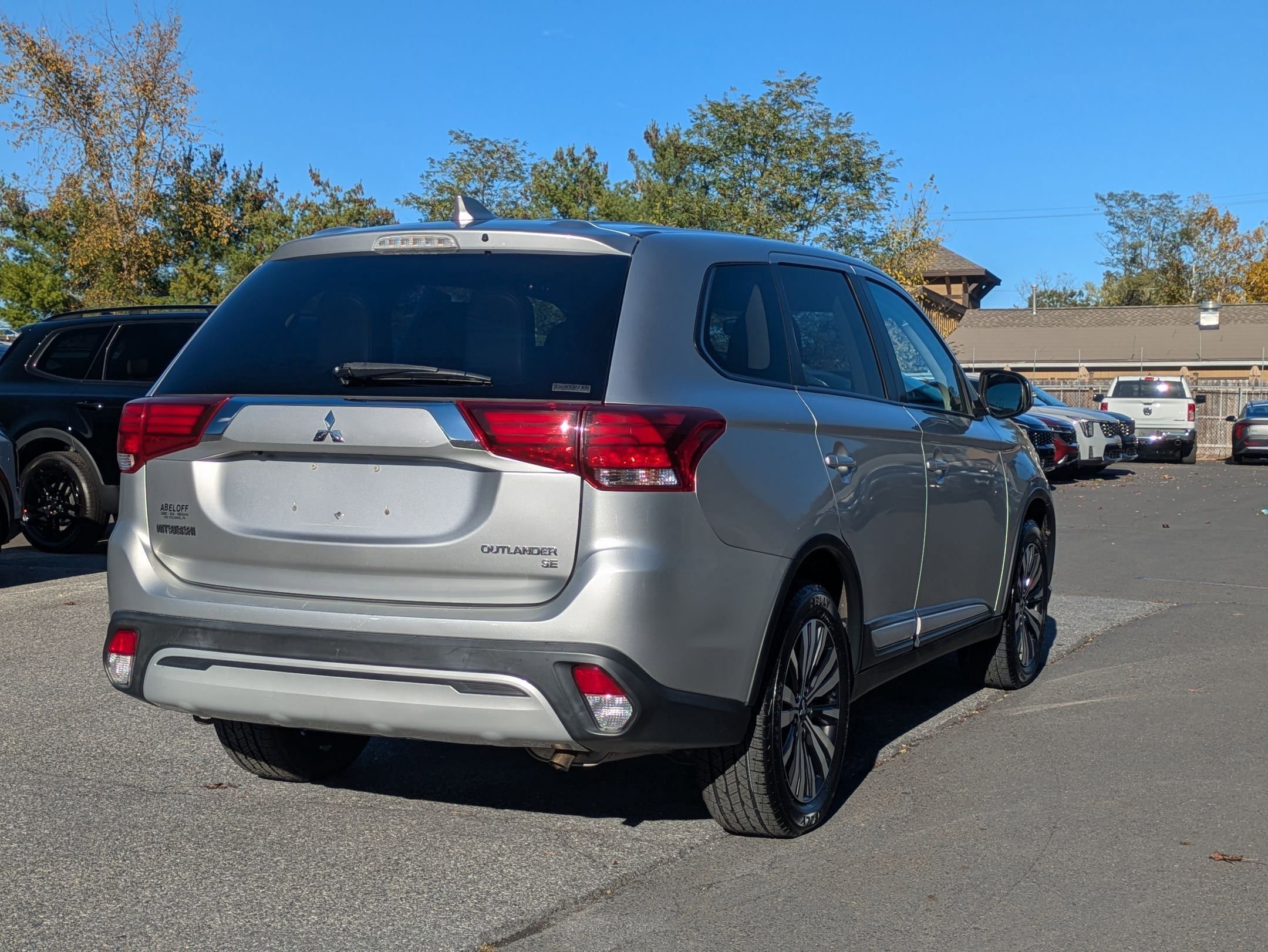 2019 Mitsubishi Outlander SE photo 4