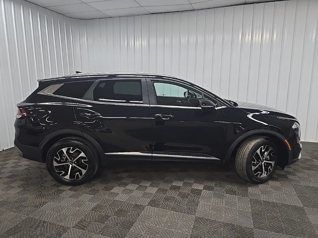 2023 Kia Sportage EX photo 2
