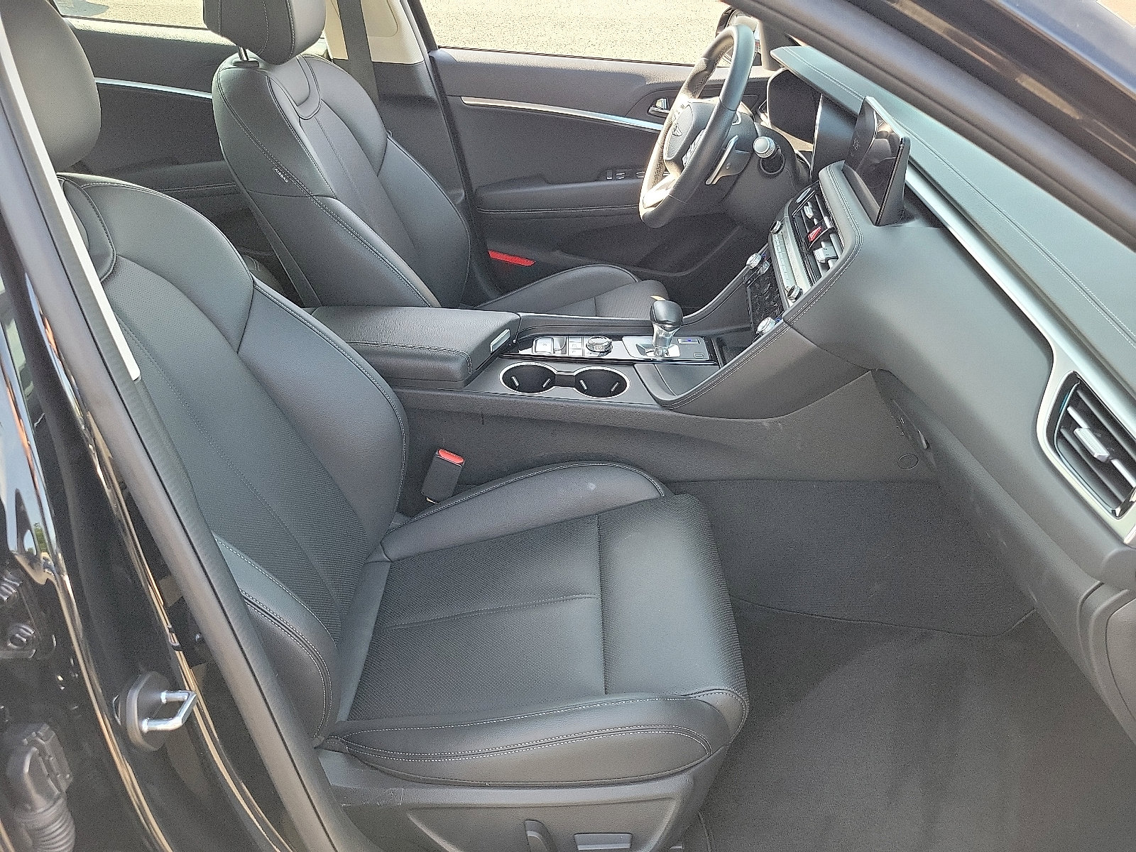 2025 Genesis G70 2.5T photo 15