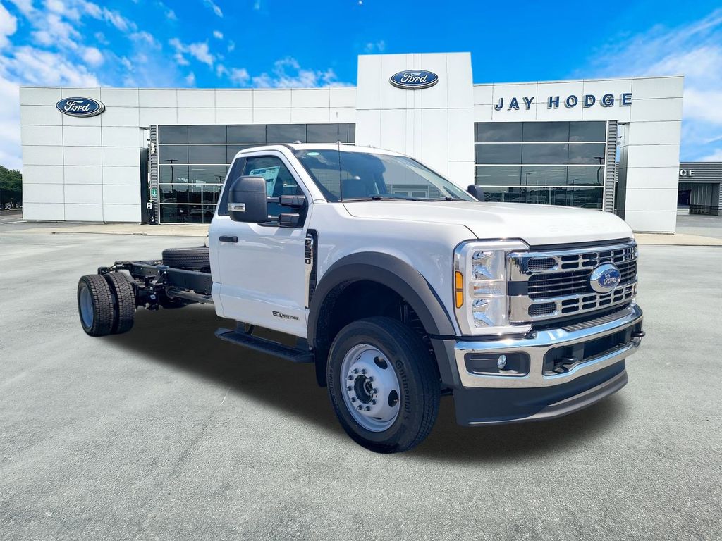 2025 Ford F-550 Super Duty Chassis Cab XL's photo