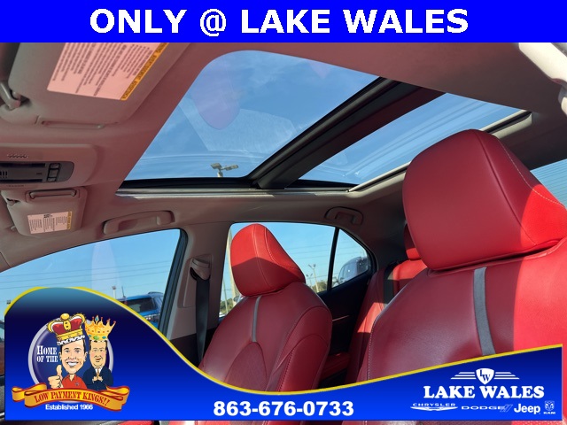 2018 Toyota Camry XSE photo 3