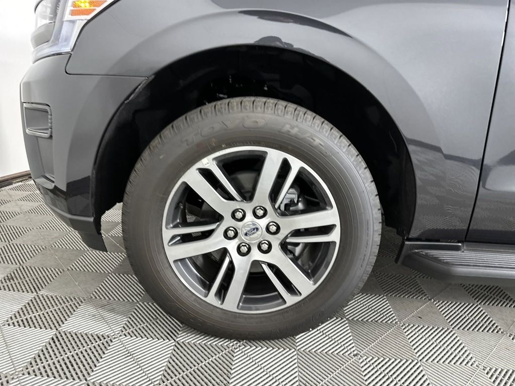 2024 Ford Expedition XLT photo 9