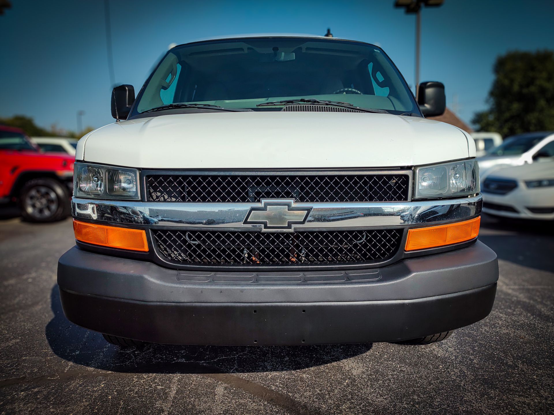 2017 Chevrolet Express 3500 LT photo 9