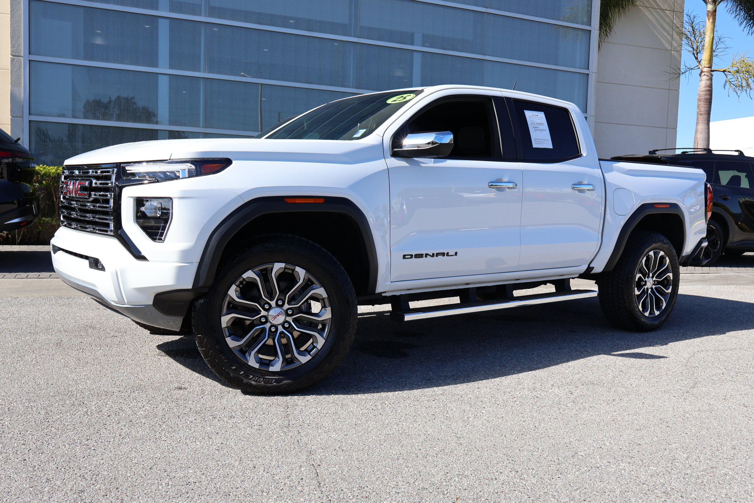 2025 GMC Canyon Denali's photo