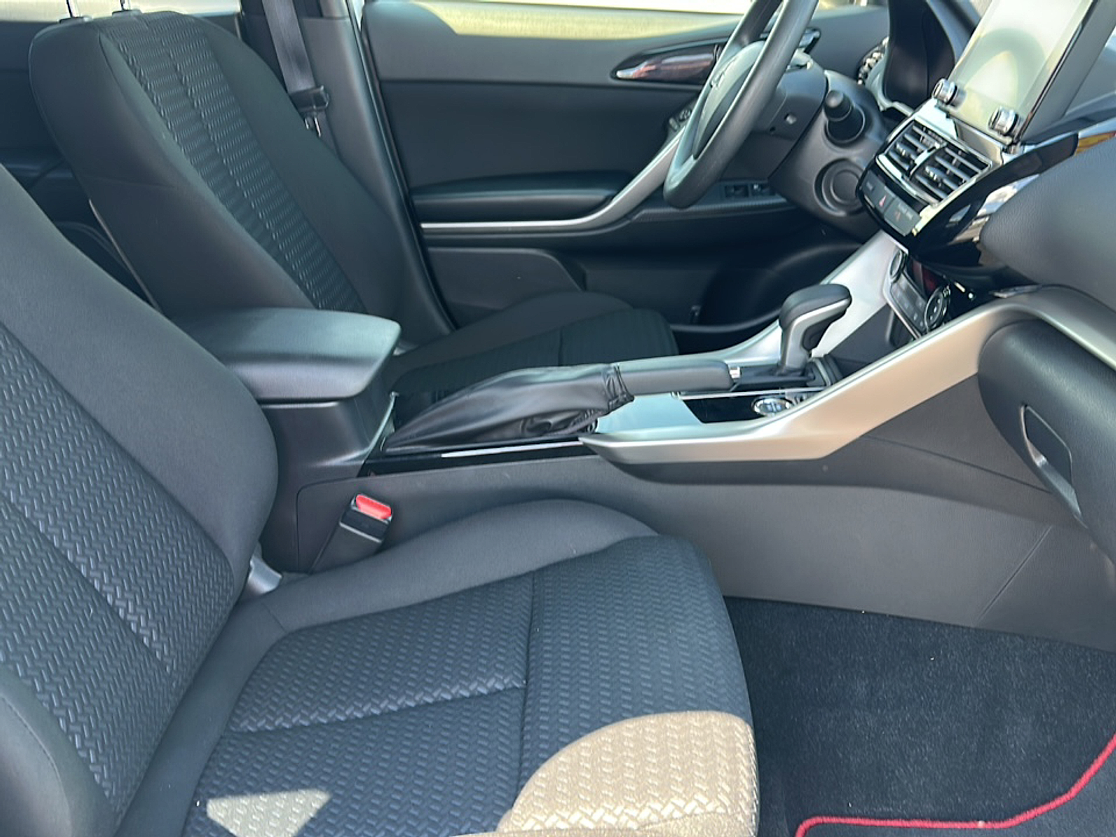 2024 Mitsubishi Eclipse Cross Ralliart photo 5