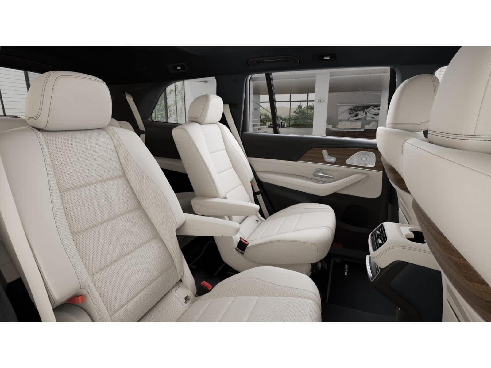 2025 Mercedes Benz GLS 450 4MATIC photo 4