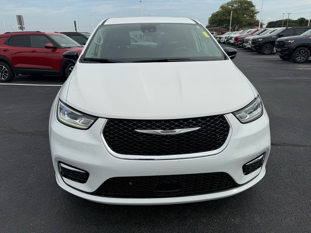2024 Chrysler Pacifica Touring L photo 7