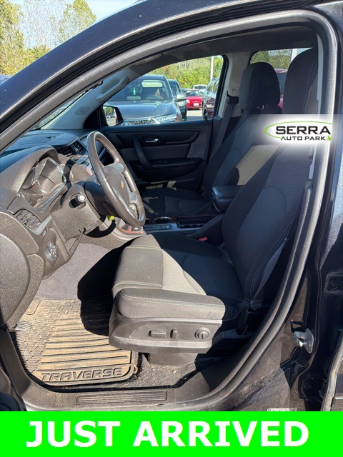 2014 Chevrolet Traverse 1LT photo 4