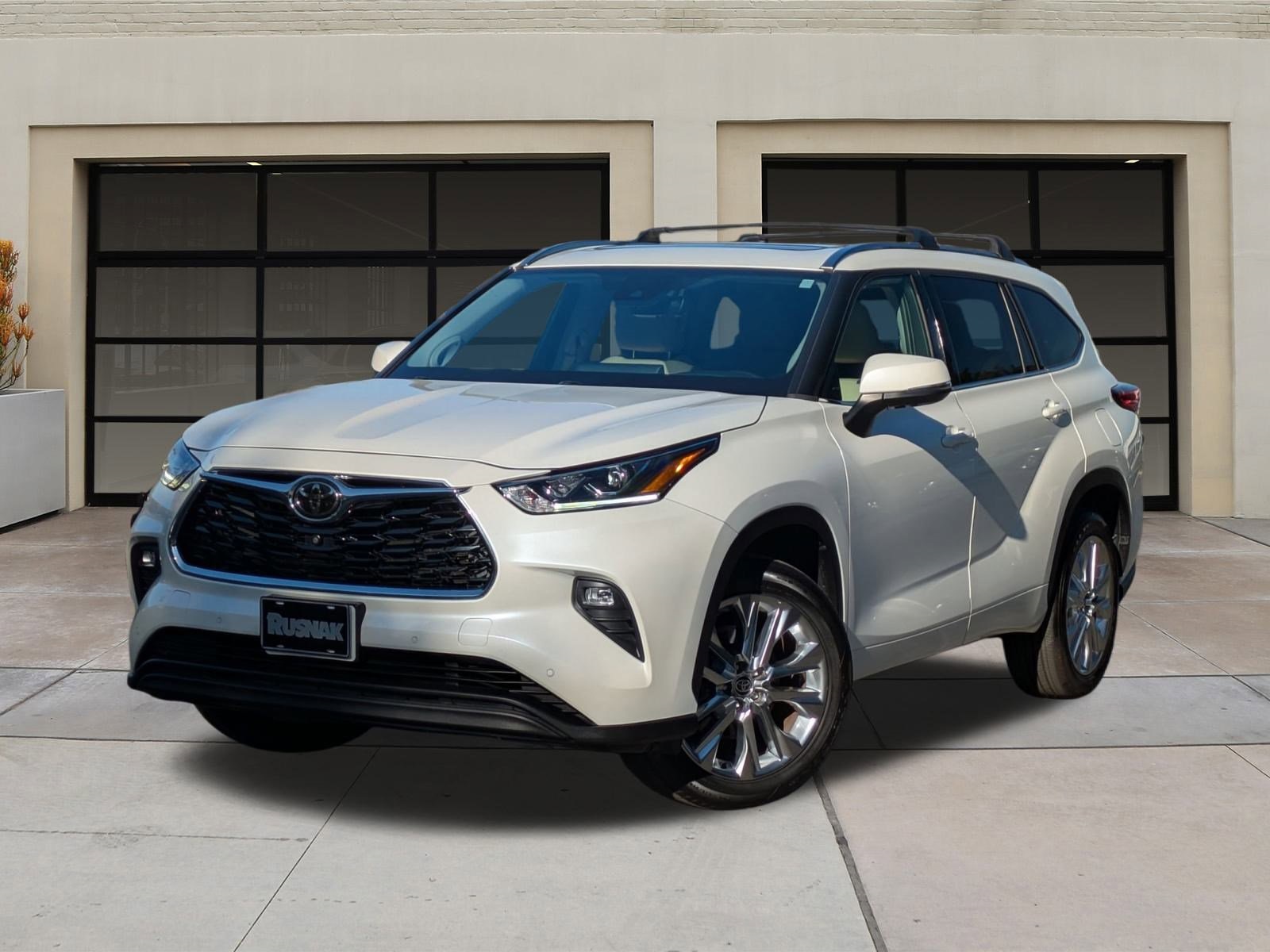 2020 Toyota Highlander Limited photo 2