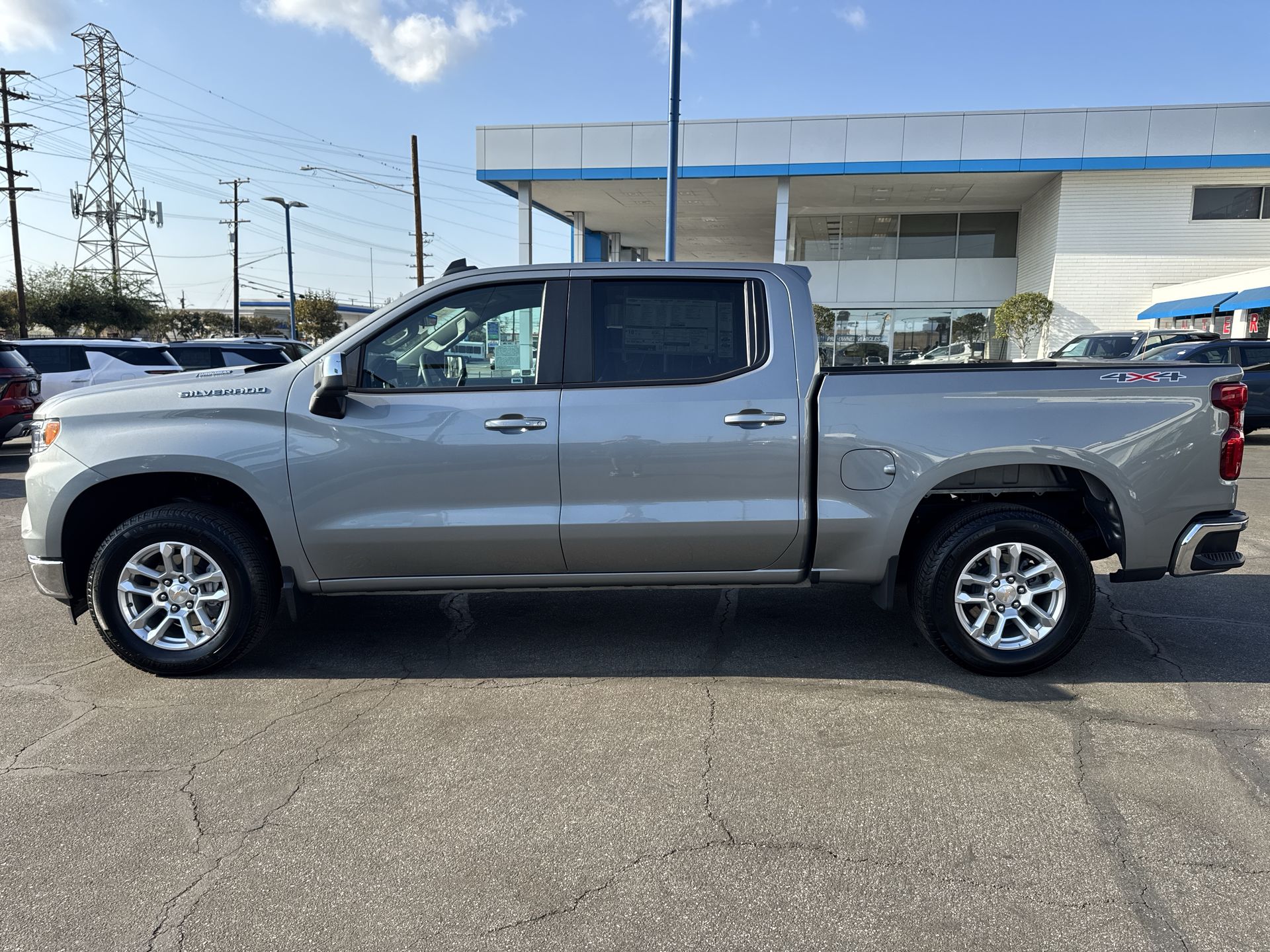 2025 Chevrolet Silverado 1500 LT photo 8