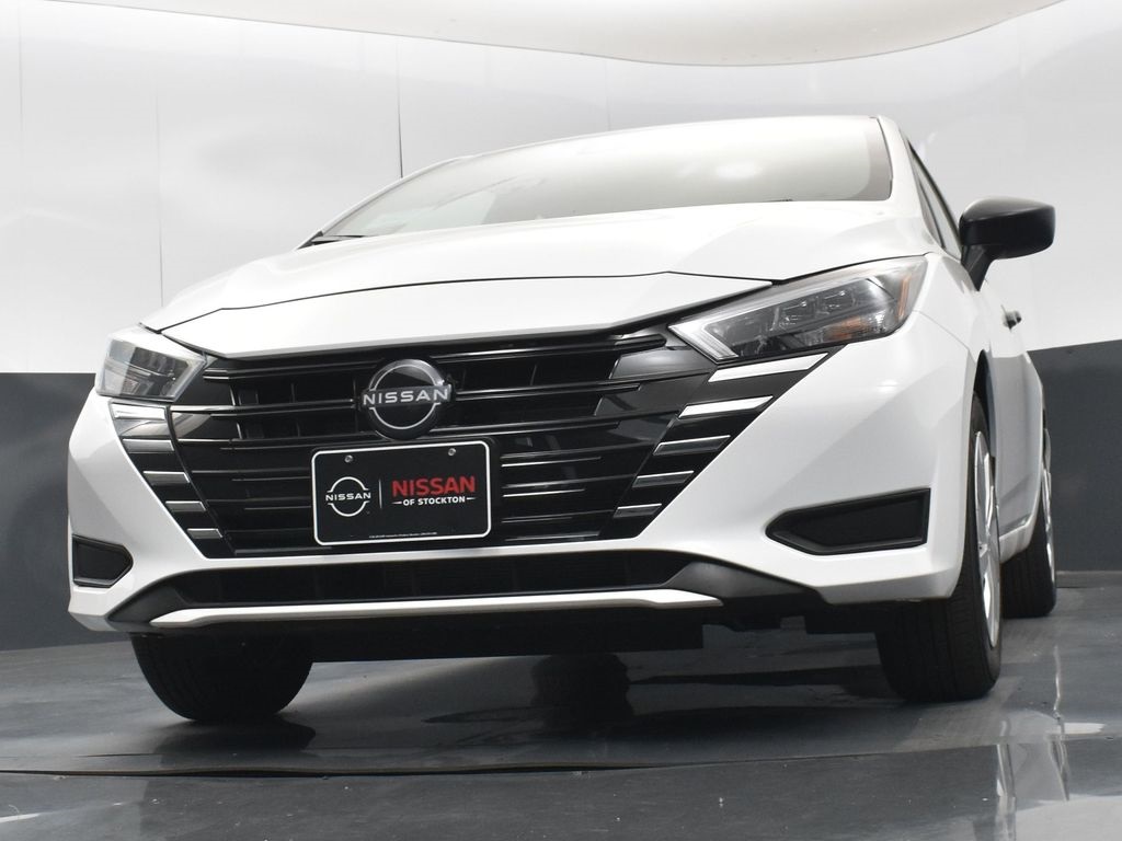2025 Nissan Versa 1.6 S photo 30