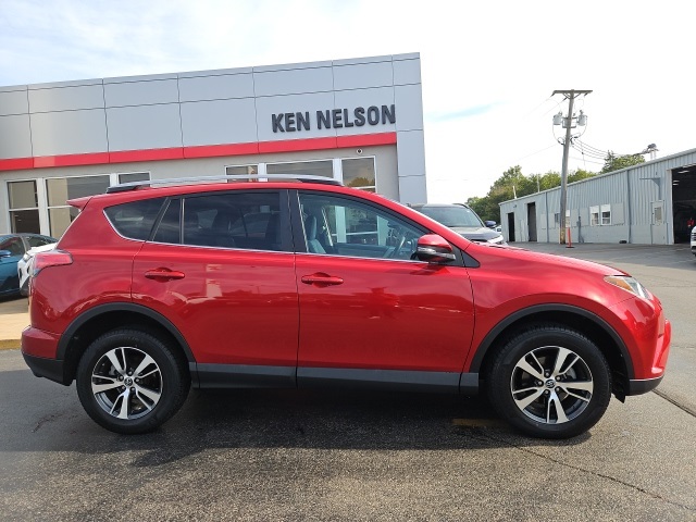 2017 Toyota RAV4 XLE photo 11