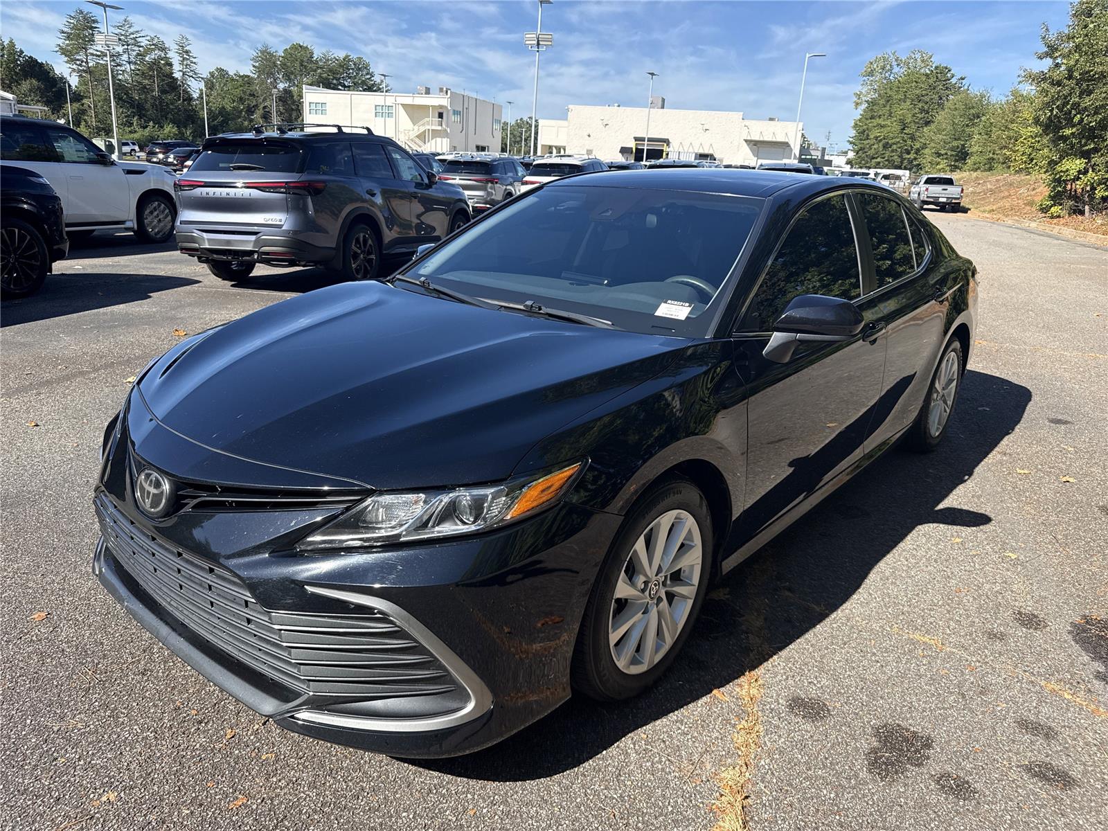 2022 Toyota Camry LE photo 28