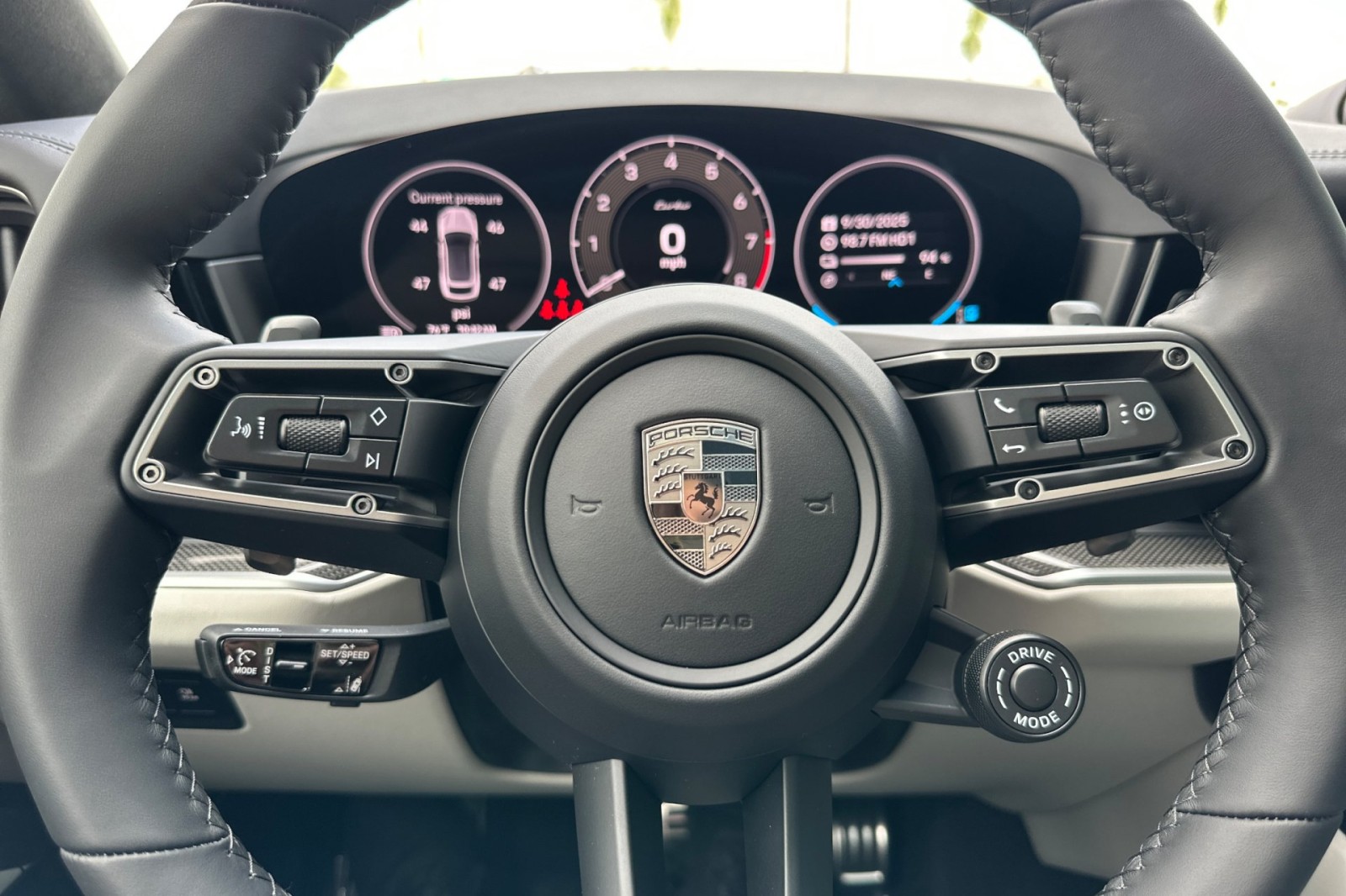 2026 Porsche Cayenne Turbo E-Hybrid Coupe photo 23